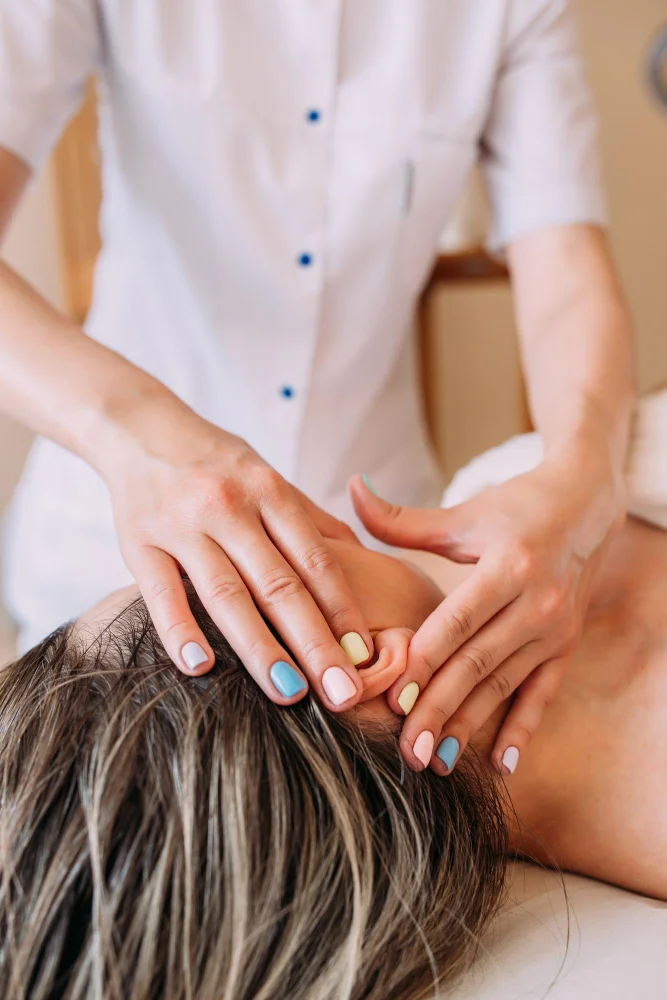 masaż twarzy jest częścią rytuału head spa